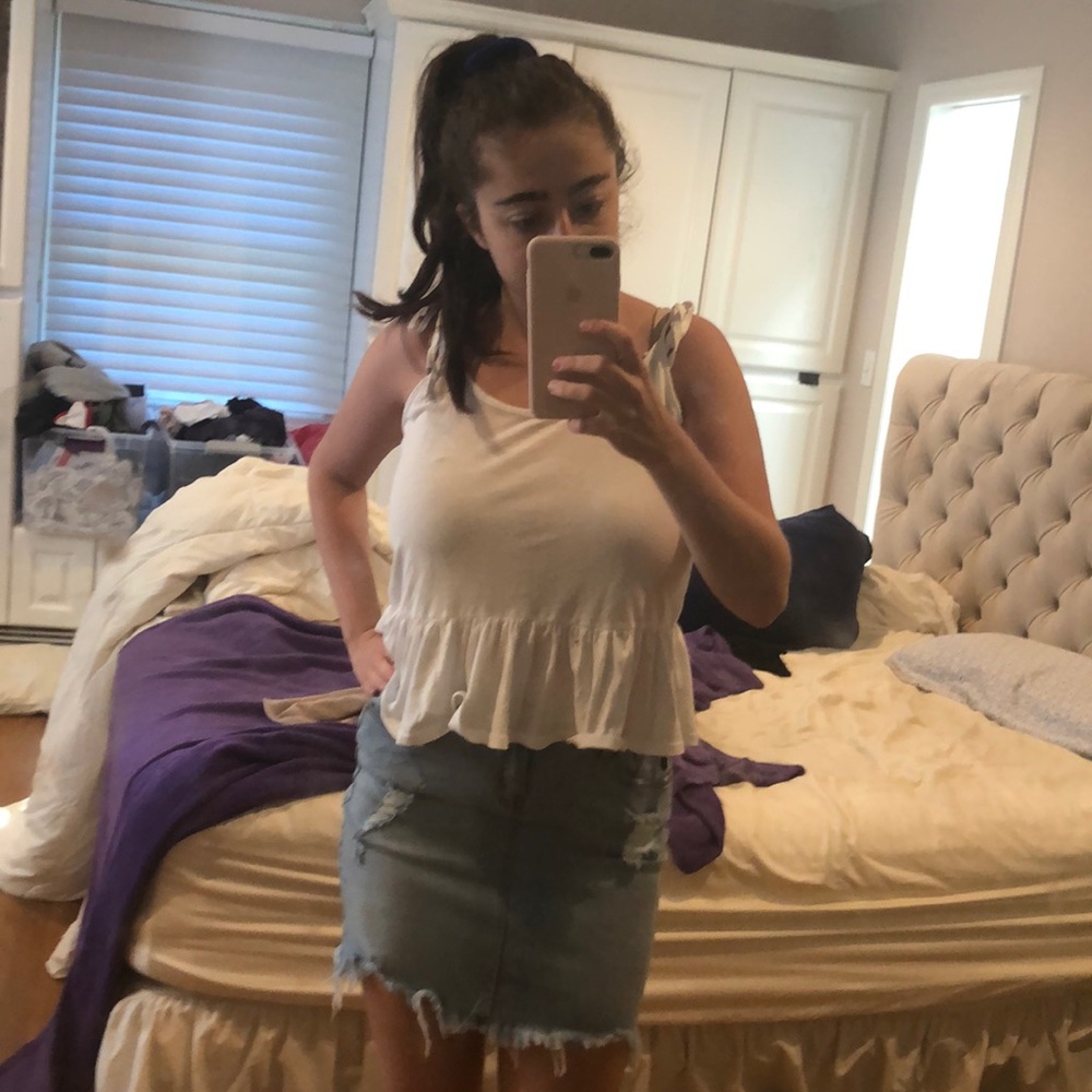 Ruffle hem tank top!